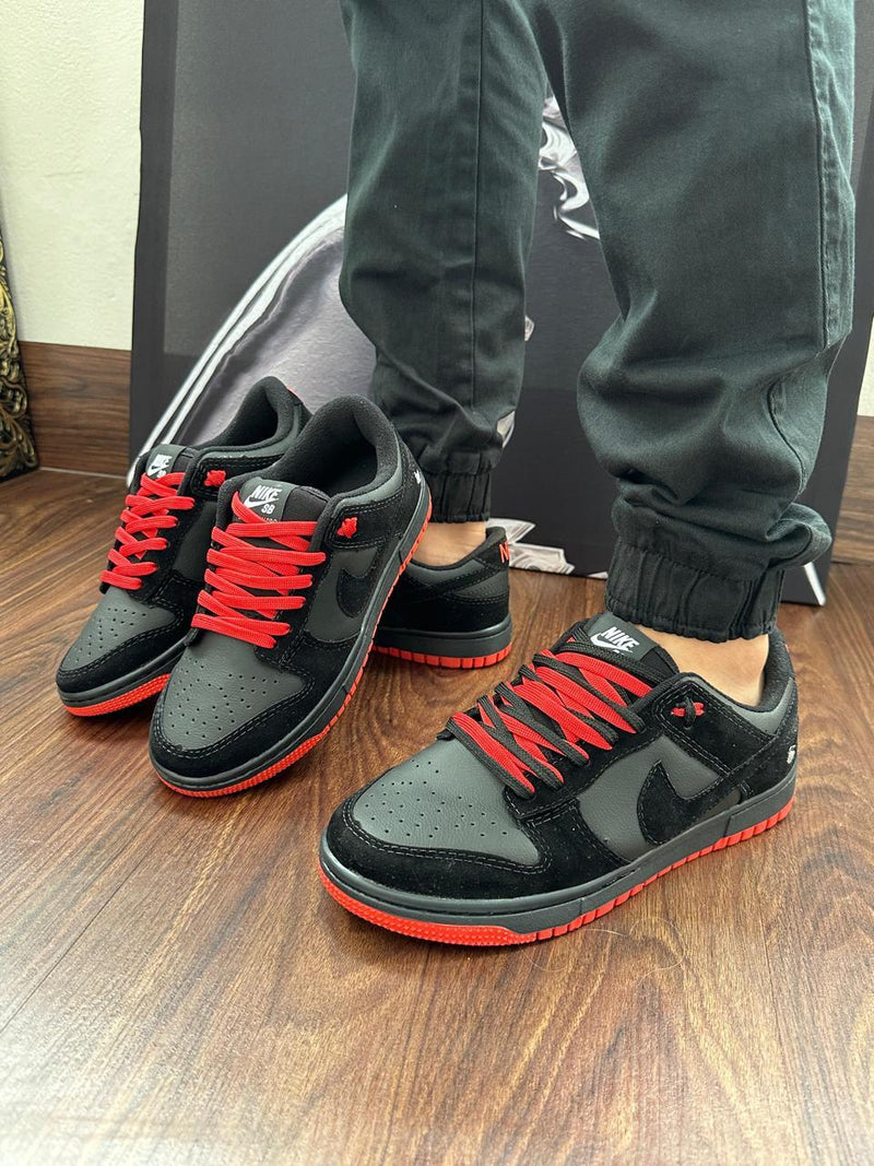 Nk Dunk Sb Black Red bird