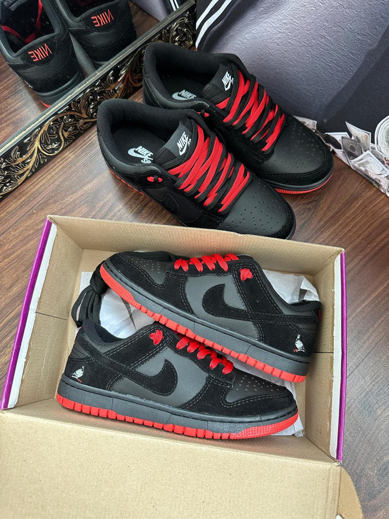 Nk Dunk Sb Black Red bird