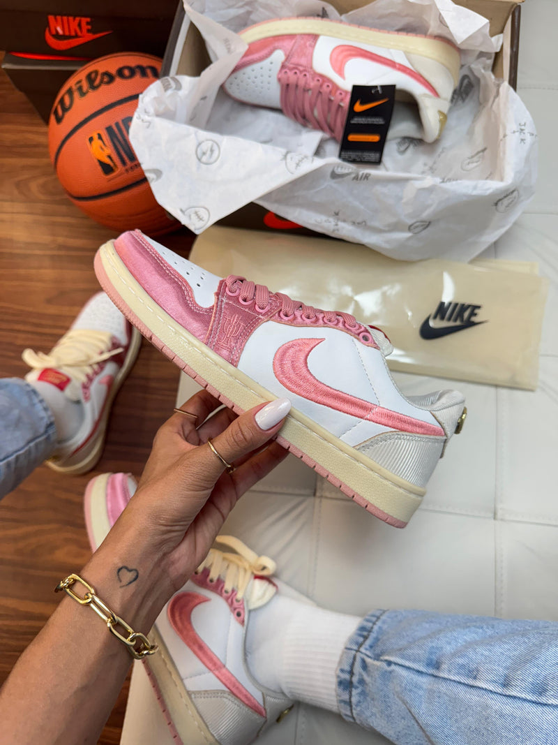 Nk Jordan Low x Travis Scott Rosa