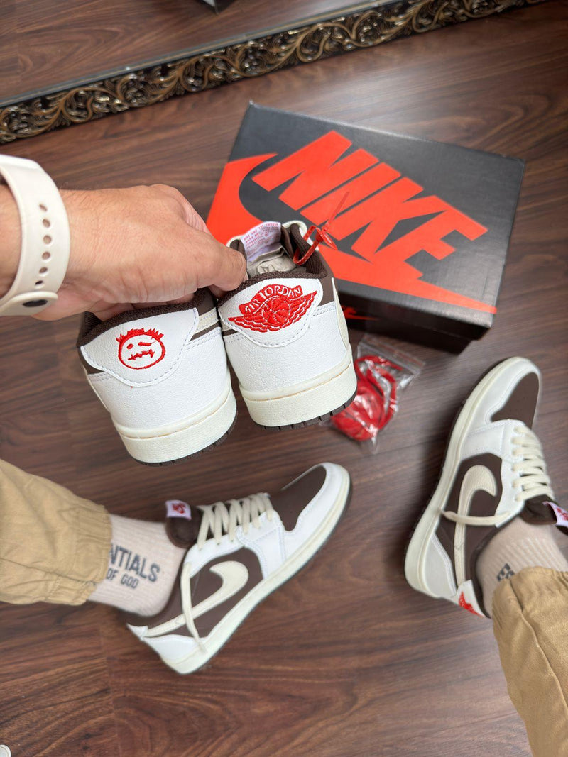 Nk Travis Scott Air Jordan 1 Low White Bege